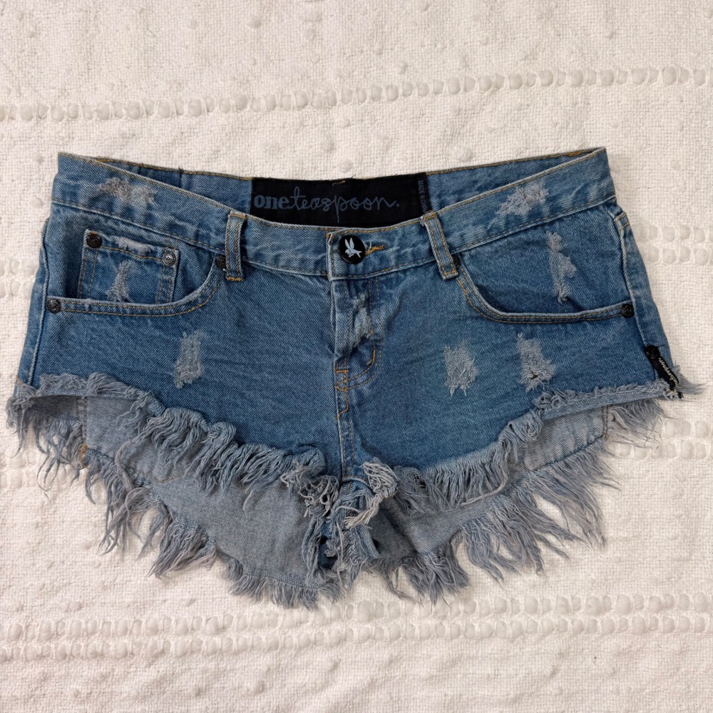 One Teaspoon Y2K Low Rise Bandits Distressed Denim Shorts  Size 28
